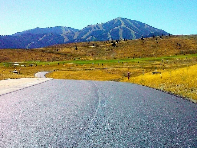 Консервация и защита асфальта методом Fog Seal